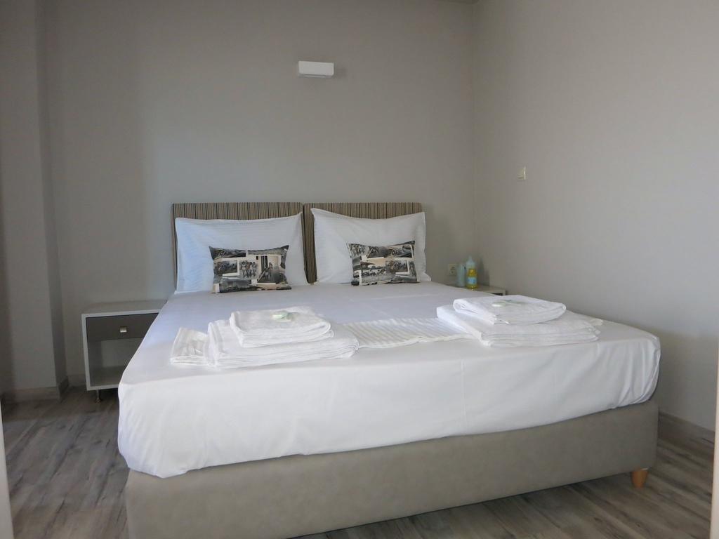 Pantheon Aparthotel Chania  Zimmer foto